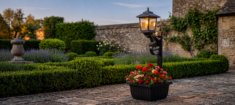 HOODINK outdoor-solar lighting scene
